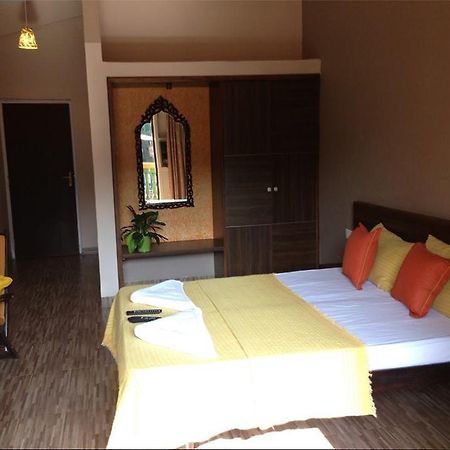 Hotel Bonanza Baga Exterior photo