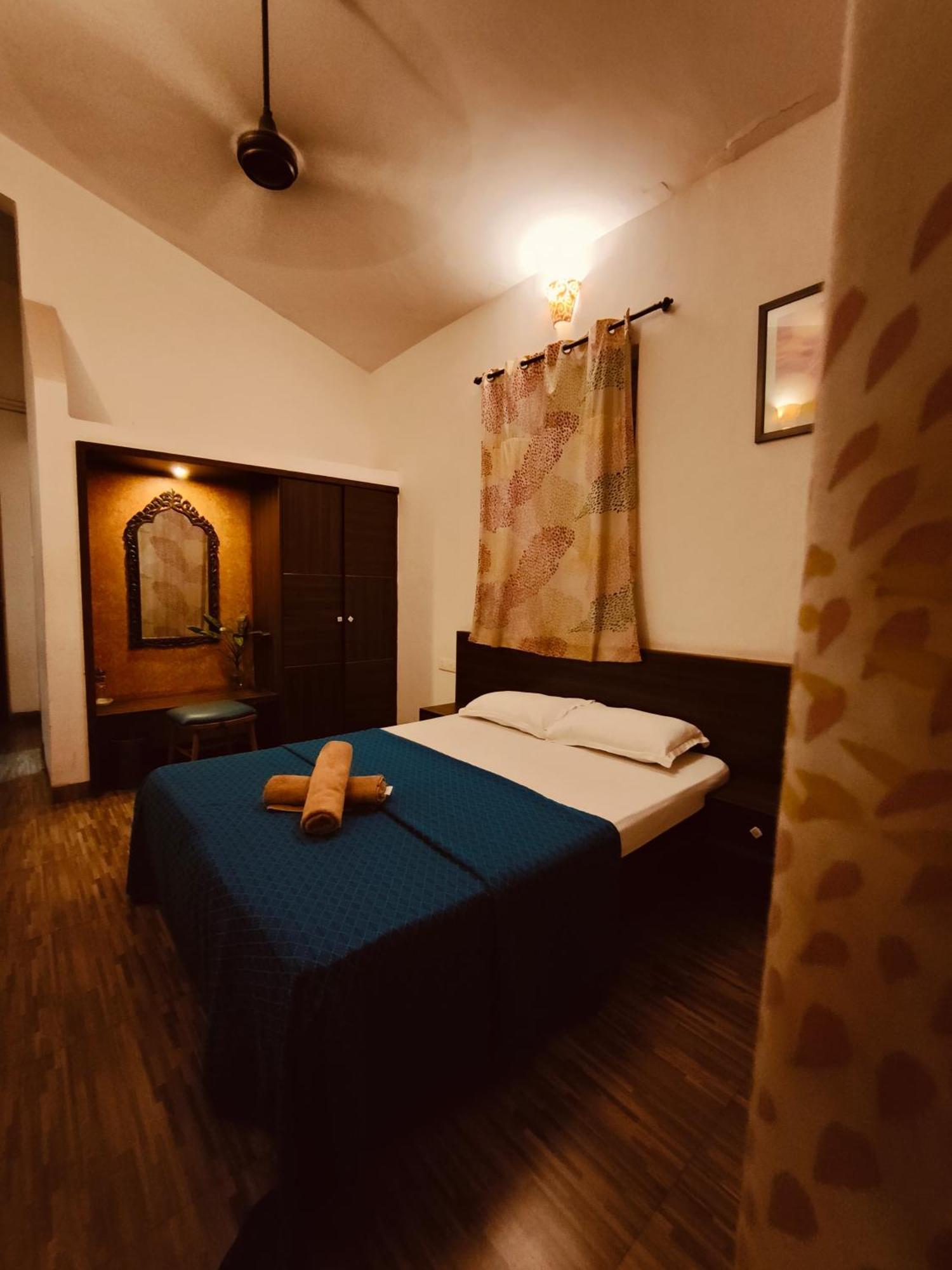 Hotel Bonanza Baga Exterior photo