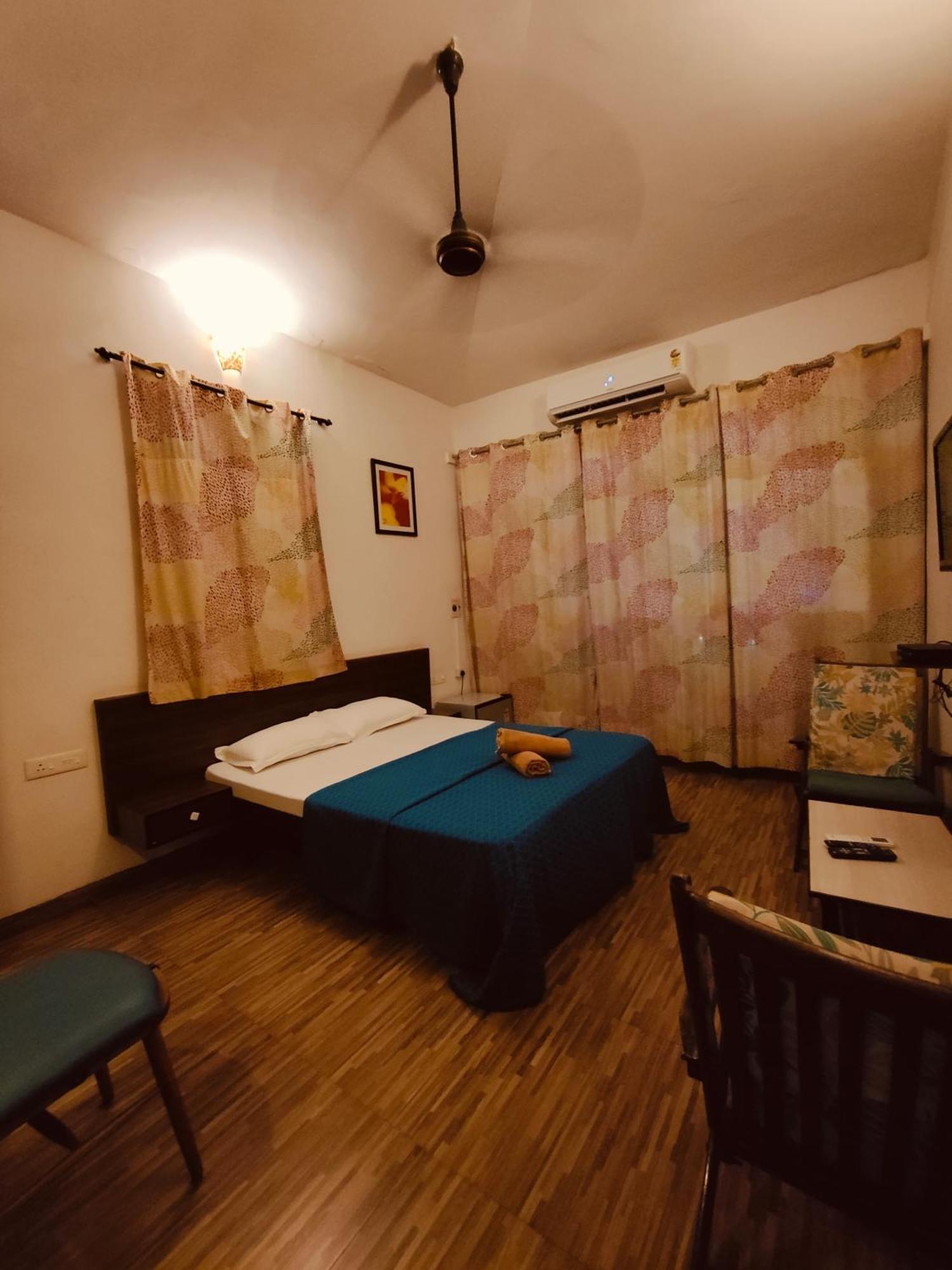 Hotel Bonanza Baga Exterior photo